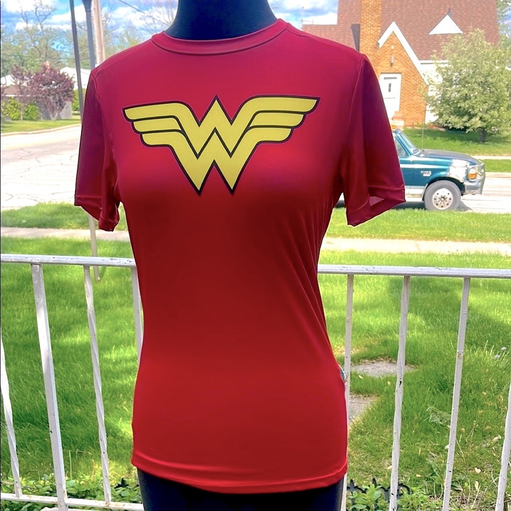 Red Fitted Graphic Tee with Yellow Logo